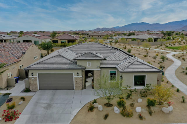 80 Zinfandel, Rancho Mirage CA: https://media.crmls.org/mediaz/09a3b246-9b04-4724-8280-debbf93f1e41.jpg