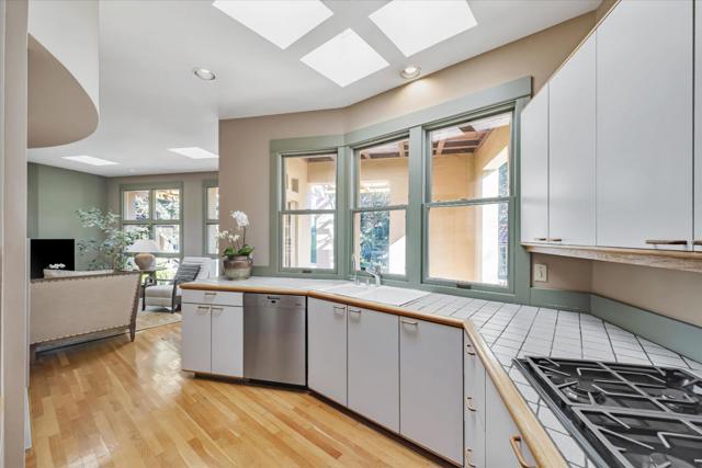 Image 16 of 59 For 125 Los Altos Avenue