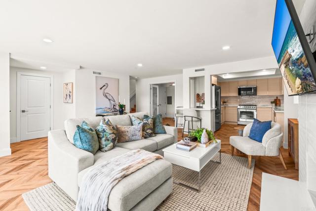 Detail Gallery Image 9 of 52 For 90 Montego Ct, Coronado,  CA 92118 - 2 Beds | 2/1 Baths