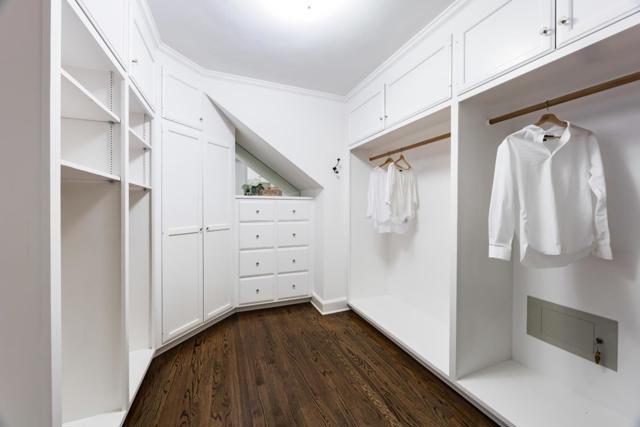300 Lowell Avenue, Palo Alto CA: https://media.crmls.org/mediaz/09a5a13a-600d-4066-87da-36615ef82e65.jpg