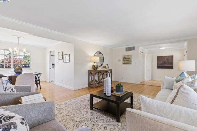 41938 Via San Carlos, Fremont CA: https://media.crmls.org/mediaz/09a5e98a-1194-4467-996c-c816592041a3.jpg