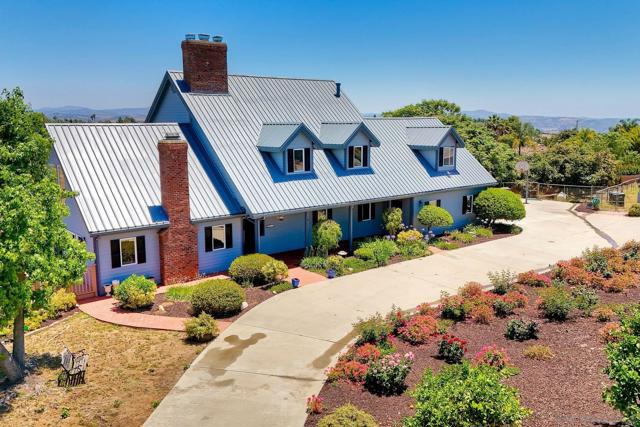 2511 Via Rancheros, Fallbrook CA: https://media.crmls.org/mediaz/09a6f259-b6dd-4789-be02-c6da364340fb.jpg