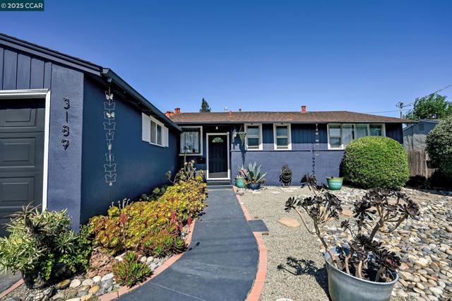 3189 Fitzpatrick Dr, Concord CA: https://media.crmls.org/mediaz/09a6fced-98cd-412b-a69a-8de242eb921b.jpg