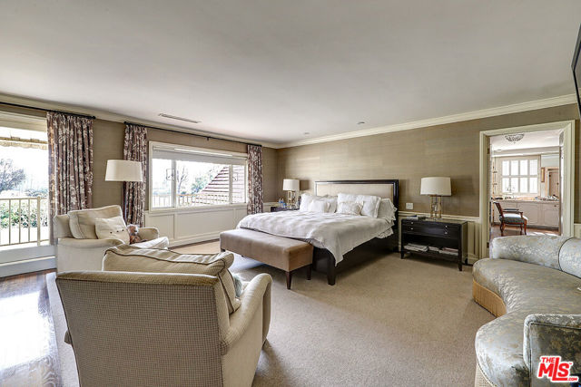 322 N June Street, Los Angeles CA: https://media.crmls.org/mediaz/09a7578e-66df-4ff4-a11a-c86d61c44bfd.jpg