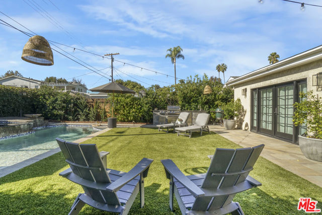 13128 Hartsook Street, Sherman Oaks CA: https://media.crmls.org/mediaz/09a75832-794d-4d19-9259-e42c7bc57b3a.jpg