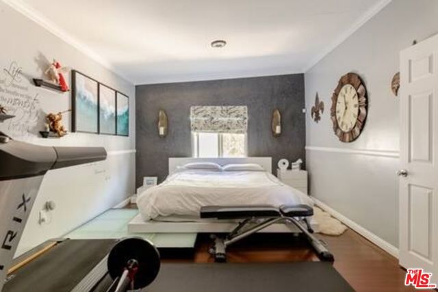 15555 High Knoll Road, Encino CA: https://media.crmls.org/mediaz/09a804a2-809b-444c-8578-19484e62be6a.jpg