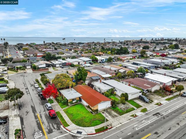 1246 Otis Dr, Alameda CA: https://media.crmls.org/mediaz/09aa552e-d483-4e69-b0d6-6202a4c8e5be.jpg
