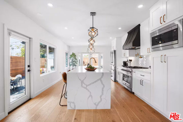 3625 Somerset Drive, Los Angeles CA: https://media.crmls.org/mediaz/09aa5b2a-4cfb-4f59-ba12-73d12e2e97b6.jpg