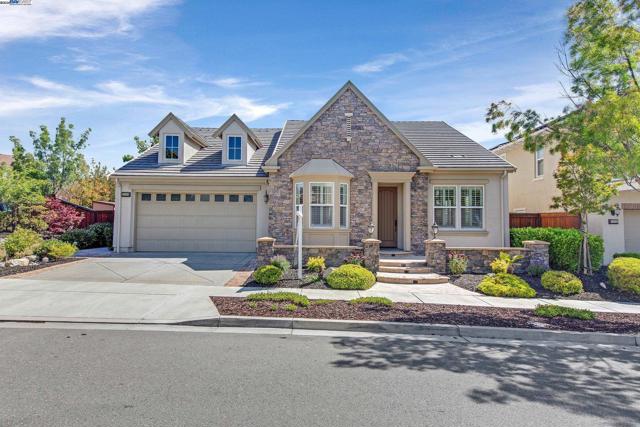 5434 Belarus St, Danville CA: https://media.crmls.org/mediaz/09aa7a24-8e89-4c55-93cc-495b83b74bed.jpg