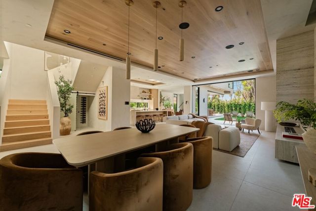 517 N Edinburgh Avenue, Los Angeles CA: https://media.crmls.org/mediaz/09ab1509-ab98-42bd-99d0-f84a72220267.jpg