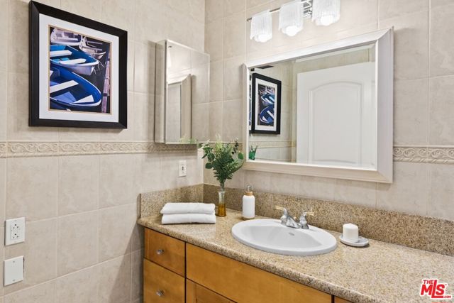 1831 Prosser Avenue, Los Angeles CA: https://media.crmls.org/mediaz/09ac73d7-bf71-47e9-ae5d-dc37e619fa66.jpg