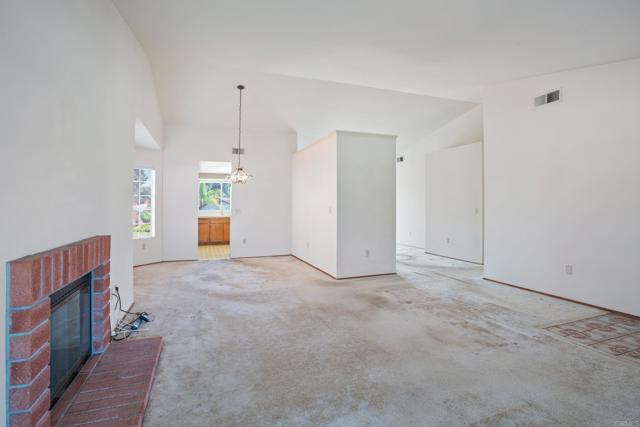 Detail Gallery Image 5 of 30 For 5237 Alamosa Park Drive, Oceanside,  CA 92057 - 3 Beds | 2 Baths
