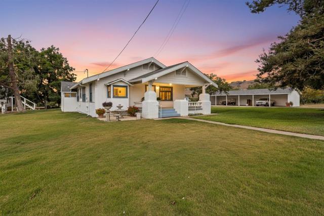 4125 Prunedale Avenue, Gilroy CA: https://media.crmls.org/mediaz/09acb740-1321-4c8c-84a7-46c130c68ca2.jpg
