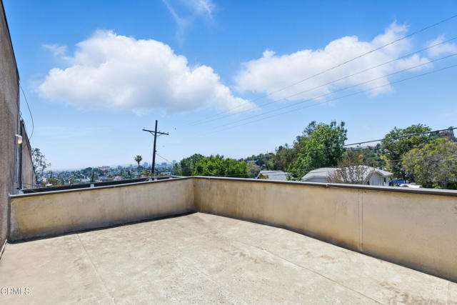 1842 N Alvarado Street, Los Angeles CA: https://media.crmls.org/mediaz/09acf452-cdae-41f5-b9e1-b77d054ba723.jpg