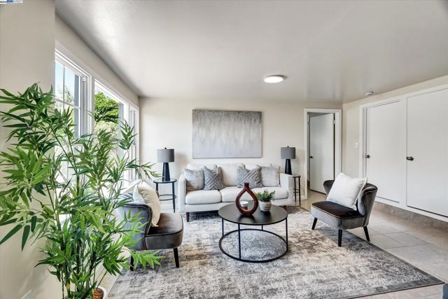1551 Merced St, Richmond CA: https://media.crmls.org/mediaz/09ad2b90-0801-4f2c-8e87-49eee0b8d975.jpg