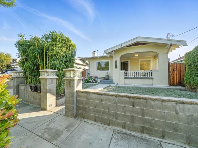 467 N 13th Street, San Jose CA: https://media.crmls.org/mediaz/09ad80f8-49ee-4e27-ab4d-cd19f4d7d82a.jpg