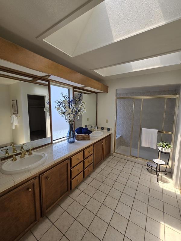 4641 Spinnaker Way, Discovery Bay CA: https://media.crmls.org/mediaz/09adc419-070c-4994-b322-bfef940d21de.jpg