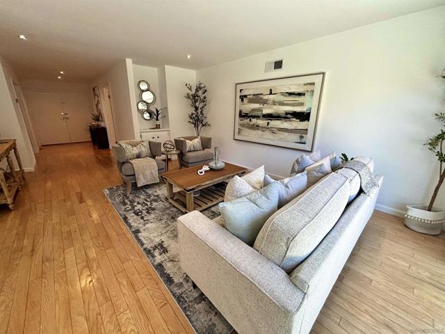 359 W Glenwood Ave, Fullerton CA: https://media.crmls.org/mediaz/09ae2884-46e8-4ab3-9139-9c7ef13d2b32.jpg