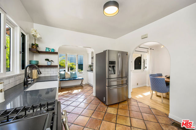 3720 Tuller Avenue, Los Angeles CA: https://media.crmls.org/mediaz/09af0107-58a6-4e72-9373-192cf54d96db.jpg