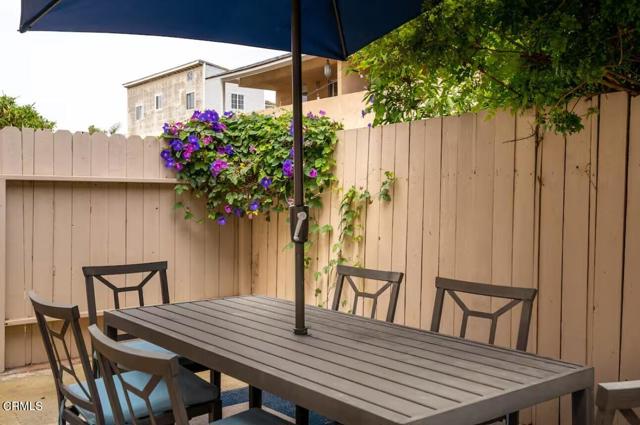 Detail Gallery Image 29 of 31 For 1121 Pittsfield Ln, Ventura,  CA 93001 - 3 Beds | 3 Baths