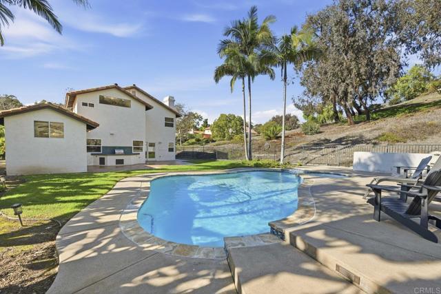 Detail Gallery Image 21 of 59 For 2070 Tiffany Dr, Oceanside,  CA 92056 - 4 Beds | 2/1 Baths