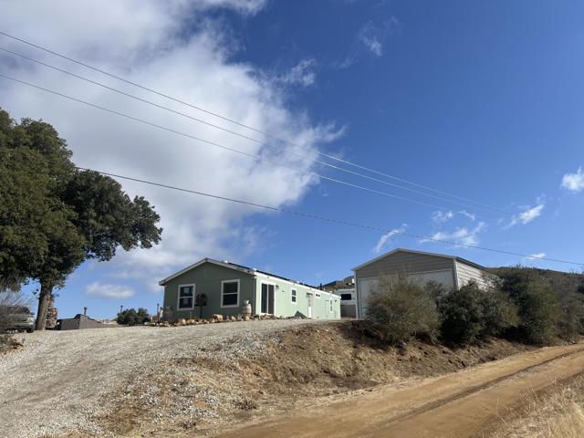 16680 Valley Hi Drive, Banning CA: https://media.crmls.org/mediaz/09b0a9ce-b653-4fc6-b968-8aff124c5204.jpg
