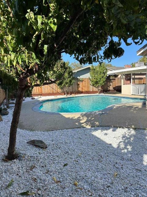 130 E 21st Street, Tracy CA: https://media.crmls.org/mediaz/09b0bf9d-a296-459b-b1ca-0028d7a2f11a.jpg