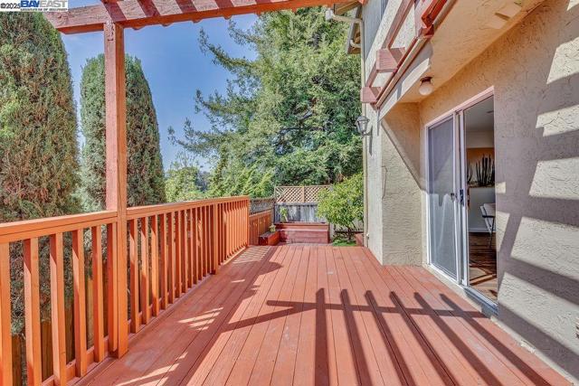 21917 Nugget Canyon Dr, Castro Valley CA: https://media.crmls.org/mediaz/09b10707-2dab-4938-a27c-3df1d01c6688.jpg