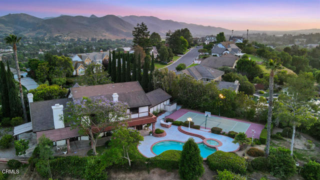 11395 Highridge Court, Camarillo CA: https://media.crmls.org/mediaz/09b1cc00-62d3-46ea-93b9-4feeaf8c3b7a.jpg