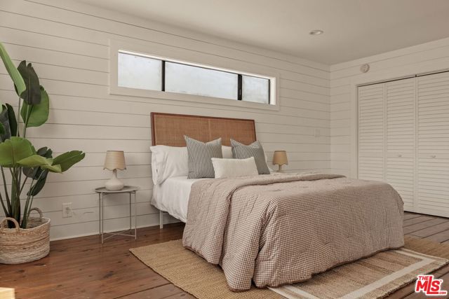571 N Cahuenga Boulevard, Los Angeles CA: https://media.crmls.org/mediaz/09b1d476-7f47-4ca6-8279-93ff232ba439.jpg