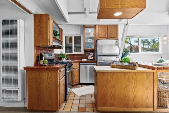 360 36th Avenue, Santa Cruz CA: https://media.crmls.org/mediaz/09b23db7-1f83-4399-a97b-884f3dfc427c.jpg