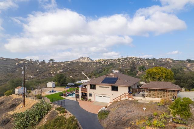 16526 GREEN VALLEY TRUCK TRAIL, Ramona CA: https://media.crmls.org/mediaz/09b27302-b4ee-4c96-ac44-1981ce70fbd3.jpg