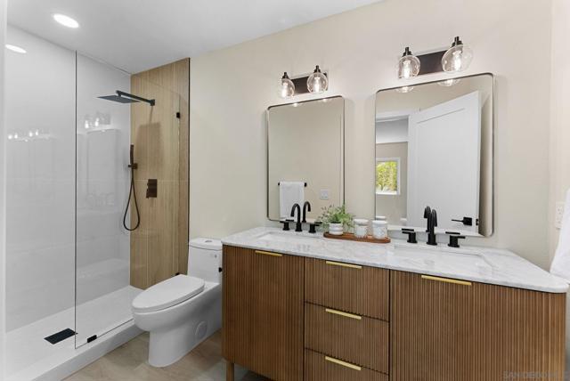 11412 Lucera Pl, San Diego CA: https://media.crmls.org/mediaz/09b2c354-f16a-417b-b43b-4c4ef7c299d8.jpg