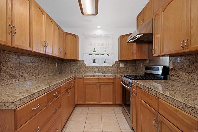 Detail Gallery Image 9 of 27 For 610 Cathy Ct, Escondido,  CA 92026 - 3 Beds | 2 Baths