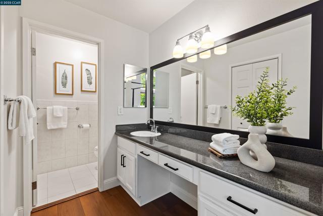 1513 Siskiyou Dr, Walnut Creek CA: https://media.crmls.org/mediaz/09b414d3-f9cd-4158-9cba-0b9026e13819.jpg
