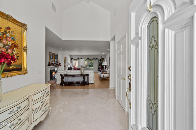 Detail Gallery Image 7 of 63 For 4240 Reyes Dr, Los Angeles,  CA 91356 - 4 Beds | 4/1 Baths