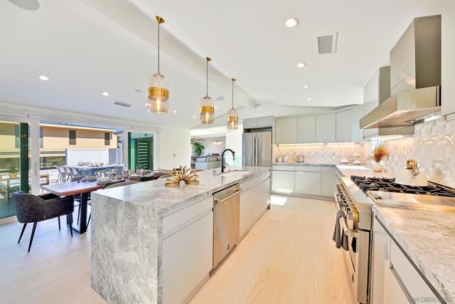 303 Sea Lane, La Jolla CA: https://media.crmls.org/mediaz/09b48fac-e810-4bda-befb-867db5971c86.jpg