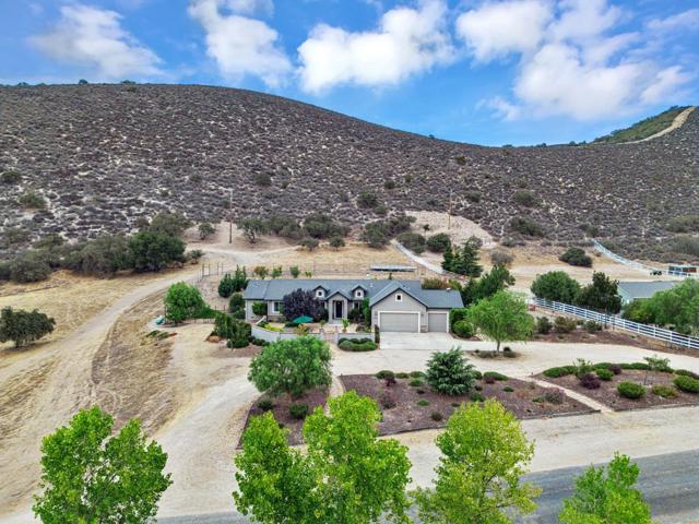 44737 Sun Valley Drive, King City CA: https://media.crmls.org/mediaz/09b4c710-7827-4818-b32f-bbaf47cc3823.jpg