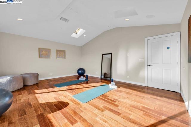 48912 Crown Ridge Cmn, Fremont CA: https://media.crmls.org/mediaz/09b5a5f7-0fc4-43bc-b7c6-ca2dc32e3a0a.jpg