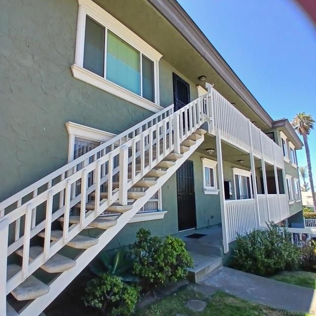 1641 Sunset Cliffs Blvd, San Diego CA: https://media.crmls.org/mediaz/09b5c4ae-769b-4319-8d74-b7ece5ba04fa.jpg