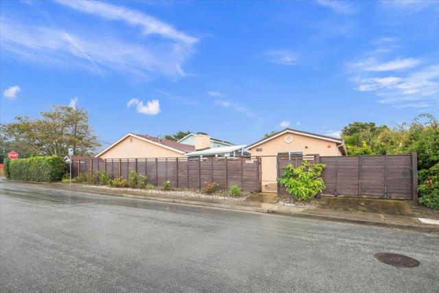 1350 N Cabrillo Highway, Half Moon Bay CA: https://media.crmls.org/mediaz/09b5f9b2-cdd3-43fd-a5ad-61de215b32d5.jpg