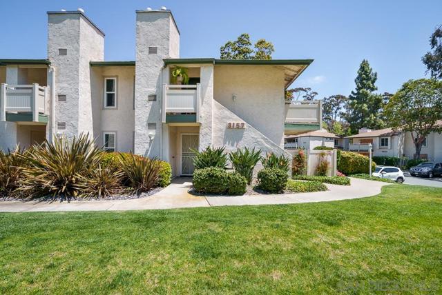 3157 Evening Way, La Jolla CA: https://media.crmls.org/mediaz/09b60246-5c55-49b7-bc0b-f27456a710f7.jpg