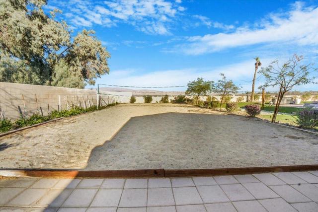 34620 Via Josefina, Rancho Mirage CA: https://media.crmls.org/mediaz/09b62e44-1633-462e-a1ad-c3ceb3e65a72.jpg