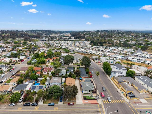 1142 S Ditmar St, Oceanside CA: https://media.crmls.org/mediaz/09b863c6-bd3d-4042-b368-82203ace1393.jpg