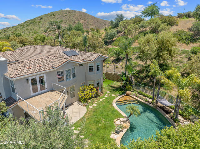 3269 Morning Ridge Avenue, Thousand Oaks CA: https://media.crmls.org/mediaz/09b8bae3-0500-4ae9-a349-713cbad309b9.jpg
