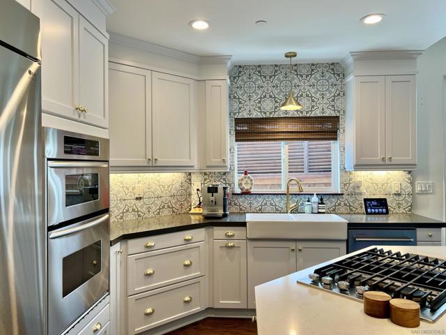 517 N Cedros, Solana Beach CA: https://media.crmls.org/mediaz/09b99492-d9e0-491b-89e4-1a02be217654.jpg
