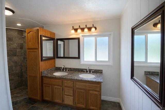 Detail Gallery Image 9 of 19 For 42988 Moonridge Rd, Big Bear Lake,  CA 92315 - 4 Beds | 2 Baths
