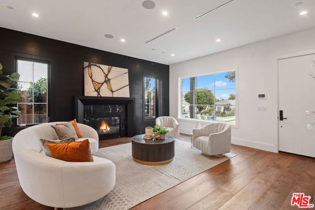 8025 Stewart Avenue, Los Angeles CA: https://media.crmls.org/mediaz/09babec4-e589-49f2-99f4-8a137941642b.jpg