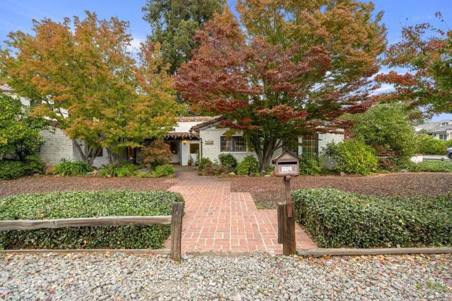 3691 Laguna Avenue, Palo Alto CA: https://media.crmls.org/mediaz/09bae193-54b1-4261-913c-1bcf63b65350.jpg