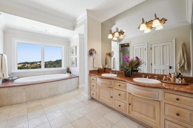 7 Redberry, Portola Valley CA: https://media.crmls.org/mediaz/09baf1d4-3737-4a6f-a66d-0875d71dec80.jpg